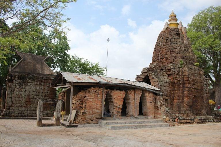 ប្រាសាទ​ភ្នំ​ជើង​ព្រៃ