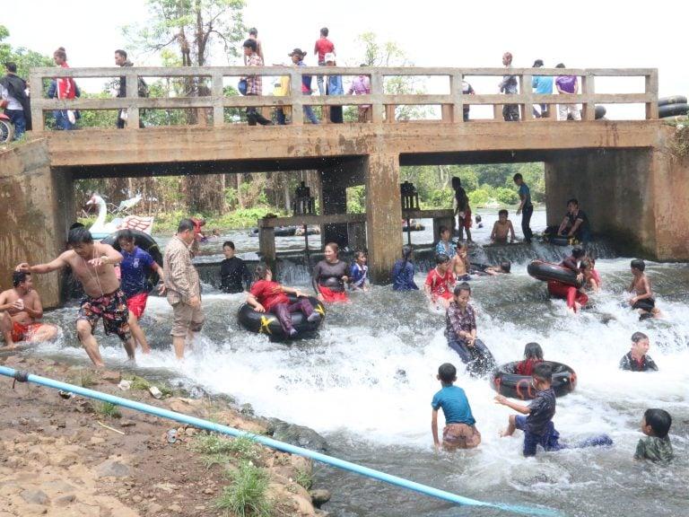 រមណីយដ្ឋាន​ទឹកឆា